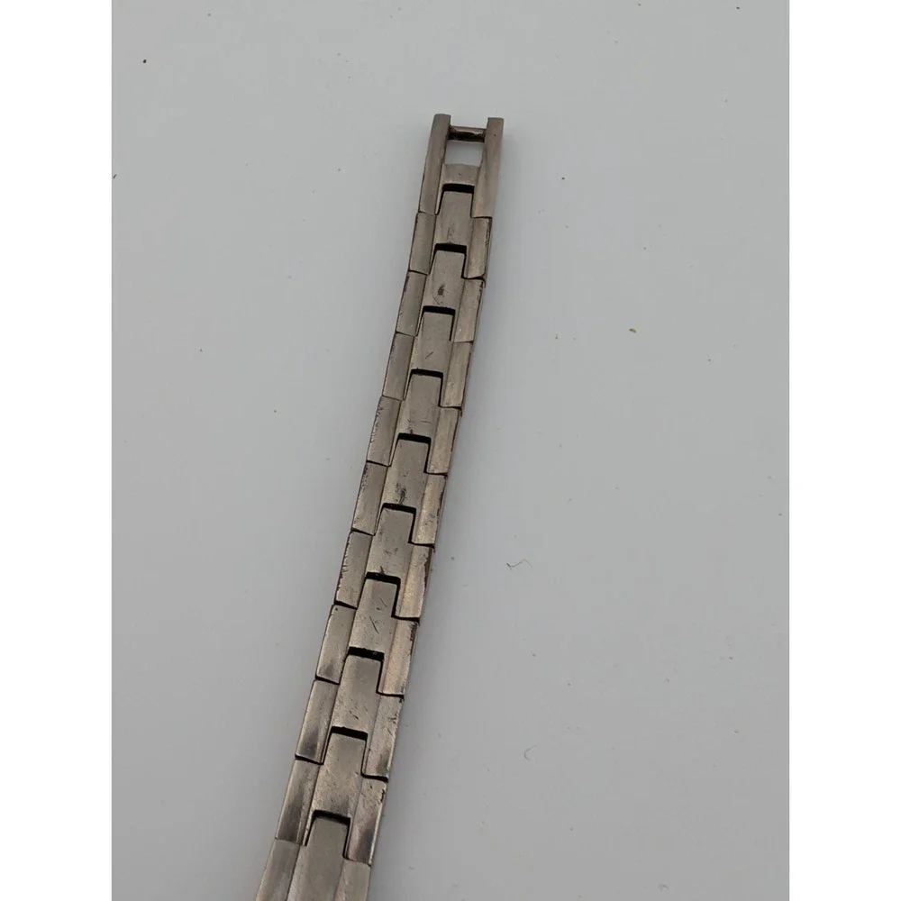 Vtg America Perry Ellis Watch Women 19mm‎ Silver Case 6